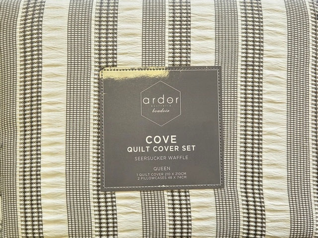 Cove Seersucker Queen Quilt Cover