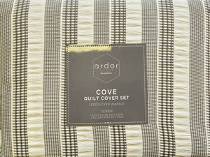 Cove Seersucker Queen Quilt Cover