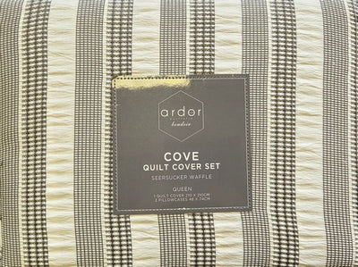 Cove Seersucker Queen Quilt Cover
